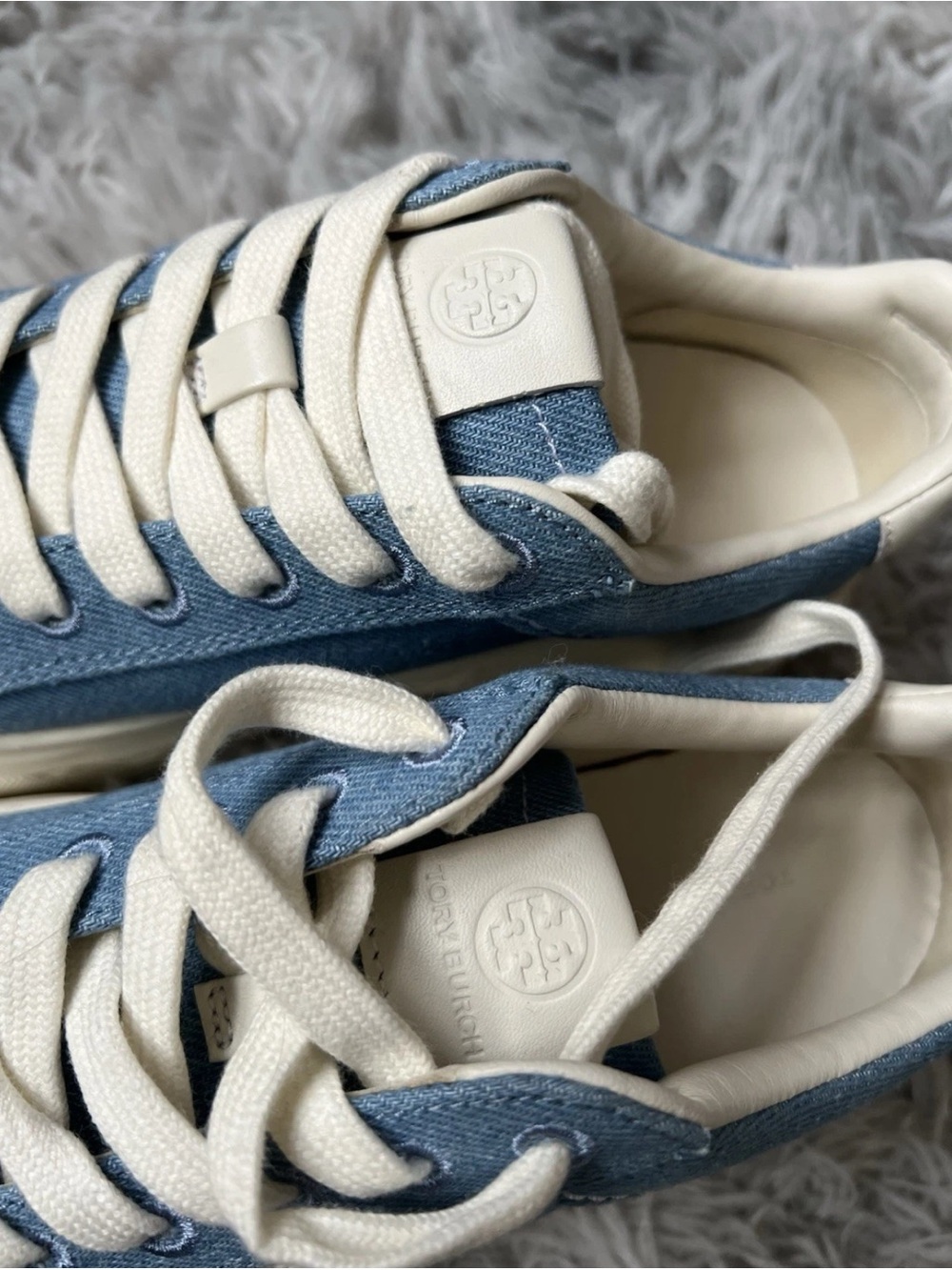 Tory Burch Denim Ladybug Platform Sneakers in Light Blue and Cream Size: 5.5 - Picture 5 of 8
